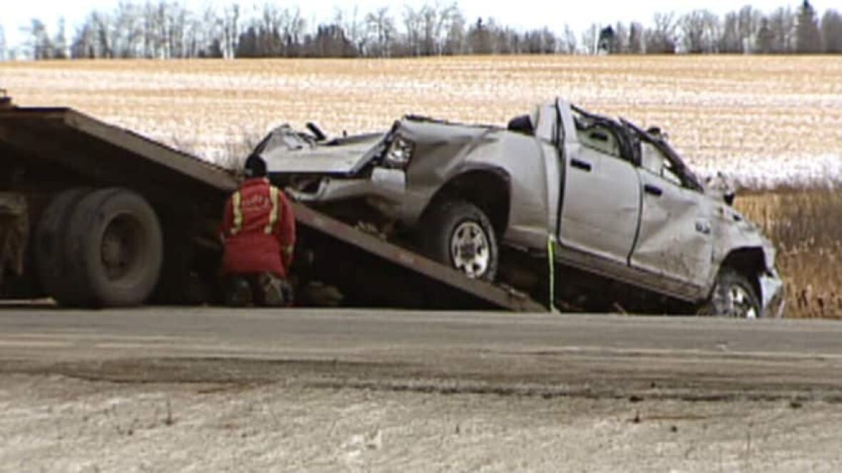 3 dead, 1 injured in Alberta highway crash Edmonton CBC News