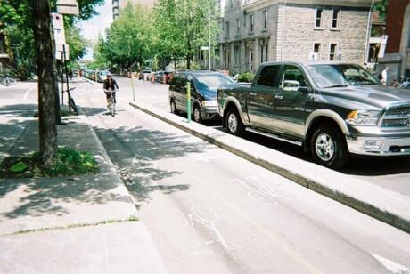 ottawa-090625-bike-lane-Montreal-banner