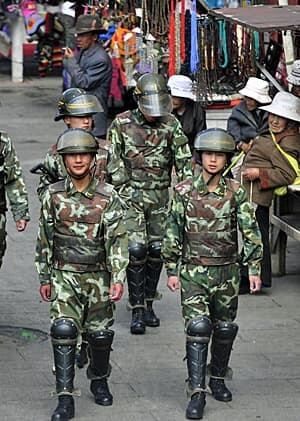 tibet-soldiers-300-rtr2mcdz