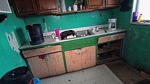 si-pikangikum-kitchen300