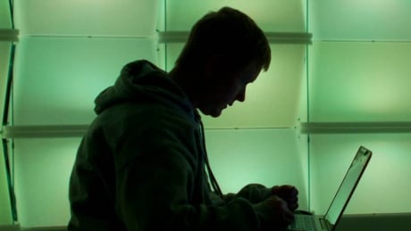 hi-computer-user-silhouette-852