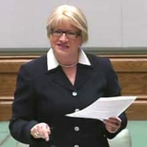 nl-jones-yvonne-20110330