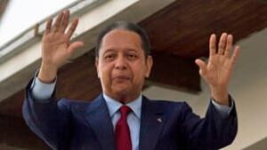 tp-duvalier-waves-ap-00045309