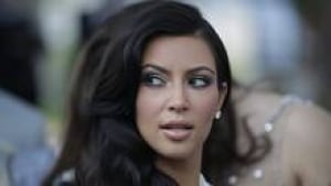 hi-kardashian-cp00747515-3col