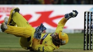 dhoni-ms-110522