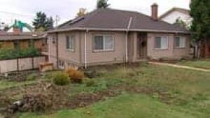 mi-bc-111104-gopublic-realtor-house