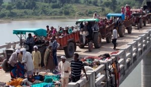 India Hindu bridge stampede