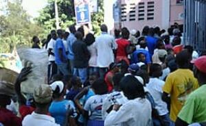 haiti-election-line