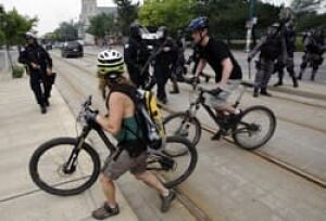 g20-bike-cop-cp-062710