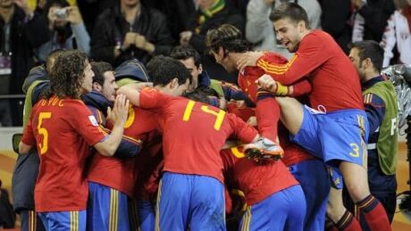spain-celebrate-get-100629-584