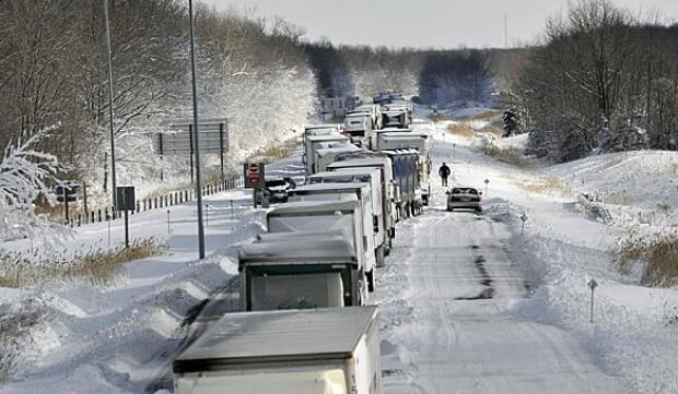 sarnia-snow-9906397