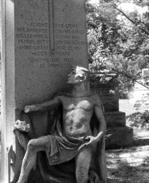 crowestatue-306