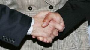 tp-101021-handshake-ap-5071930