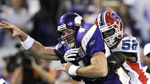 favre-injury-ap-101205