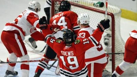 wings-hawks-get-090412-584