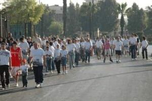 syria-terryfox-crowd-350