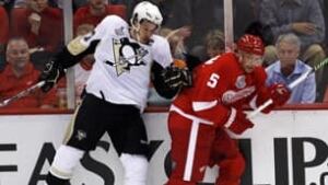 306-crosby-lidstrom090530