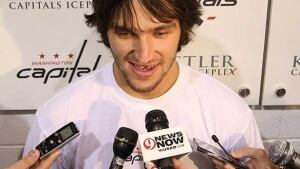ovechkin-reporters_584