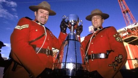 grey-cup-mounties-091126