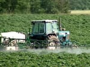 pe-pesticide-spray