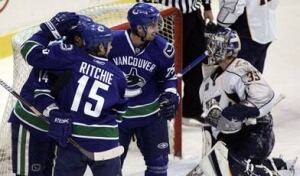 canucks-preds-cp-080306-392