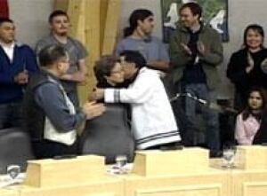 north-eva-tagak-hug081114