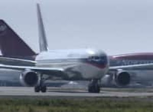nl-gander-planes-2001tarmac