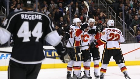 nhl news Mike Cammalleri helps Flames squeak past Kings