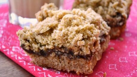 Mincemeat crumble bars