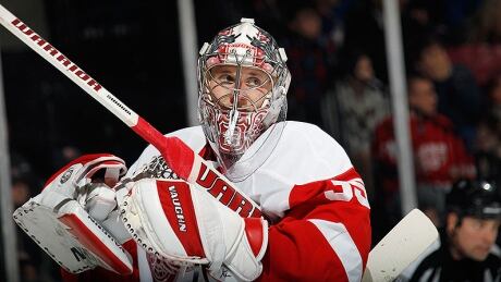 Jimmy Howard of the Detroit Red Wings will be replaced by his backup goaltender Jonas Gustavsson who is 8-1-2 with a 1.93 goals against average.
Howard-Jimmy