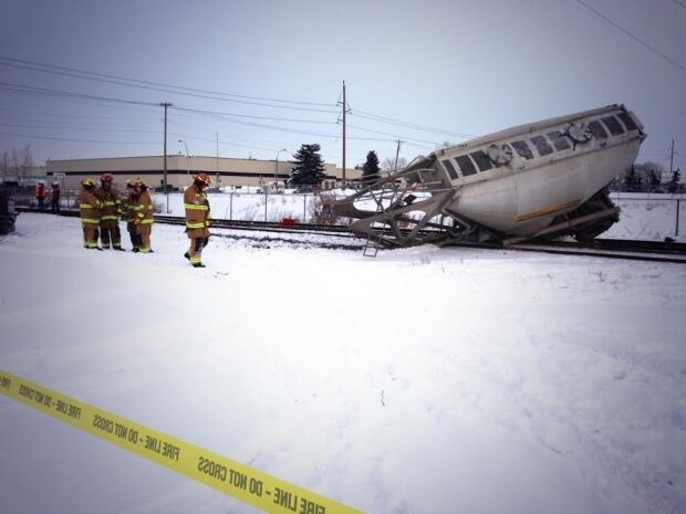 Semi-trailer crash