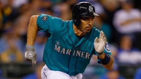 mlb news Angels, Raul Ibanez agree to 1 year deal