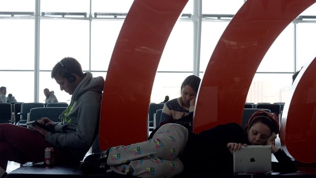 Nothing in a document obtained by CBC News suggests Canada's communications spy agency used airport Wi-Fi to track Canadians, Defence Minister Rob Nicholson said Friday.
