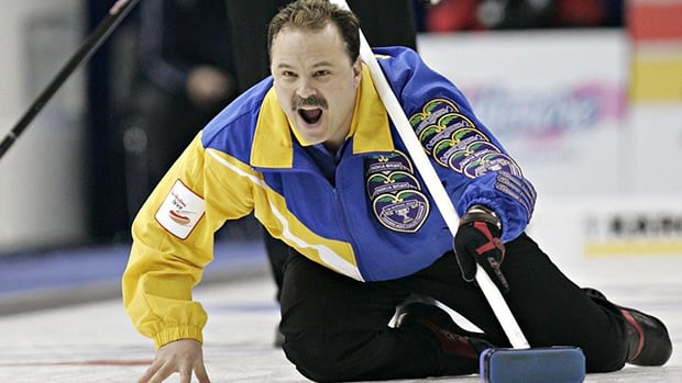 http://i.cbc.ca/1.2594188.1396368056!/fileImage/httpImage/image.jpg_gen/derivatives/16x9_620/randy-ferbey-world-curling-hall-of-fame.jpg