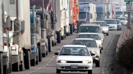 The Canada Border Services Agency introduced a new tool on its web site intended to help travellers, who are either visiting Canada or who are returning home from the U.S., plan their drive through any one of Canada's 26 busiest borders before leaving for the long weekend. us-border-canada-wait-times