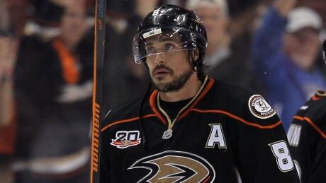 Veteran forward Teemu Selanne acknowledges Ducks fans following the team's 6-2 Game 7 loss to Los Angeles on Friday night. Selanne has maintained he'll retire this summer. selanne-teemu