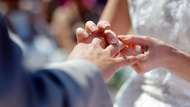 Canadian couples will typically spend more than $30,000 to pay for the costs of their wedding, a Weddingbells Magazine poll indicates.