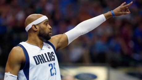 So much for a reunion in Toronto. Former Raptors star Vince Carter has signed on with the Memphis Grizzlies. Rumours this summer suggested Carter may choose to return to the team that drafted him, but instead he goes to the team that used to call Vancouver home. 79447964