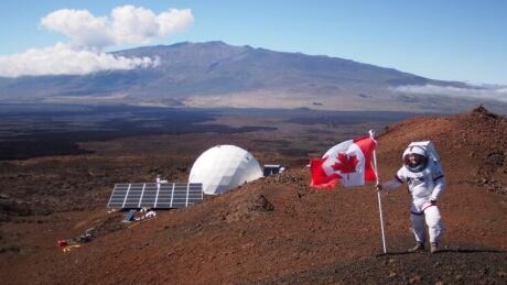 Edmonton-based physicist Ross Lockwood spent Canada Day on Mars — or, rather, on the HI-SEAS Mars simulation site on Mauna Loa in Hawaii. Ross Lockwood on Mauna Loa HI-SEAS Mars simulation