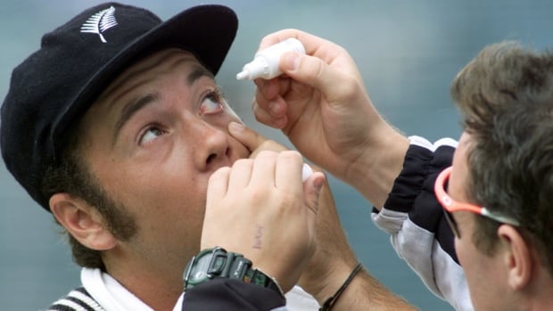 contact lense implant