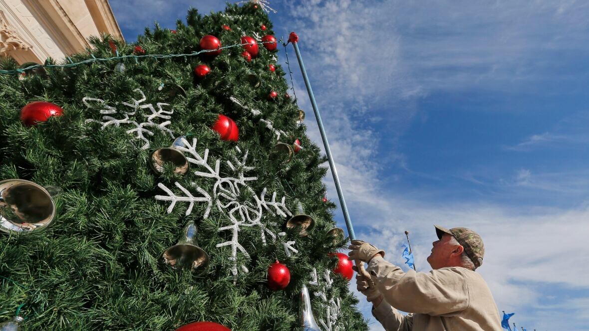 Real Or Fake? Which Christmas Tree Is Better For The Real Or Fake? Which Christmas Tree Is Better For The
