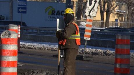 Décarie construction extended until Monday evening - CBC.ca