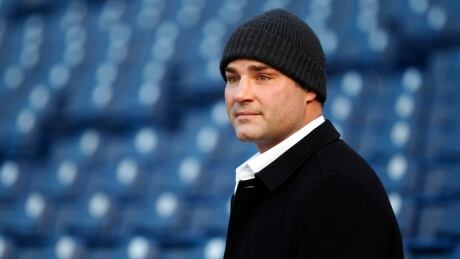 Former Philadelphia Flyer Eric Lindros is seeking damages of $250,000, injunctions preventing publication of the article on the online news website, along with
court costs.
Winter Classic Hockey