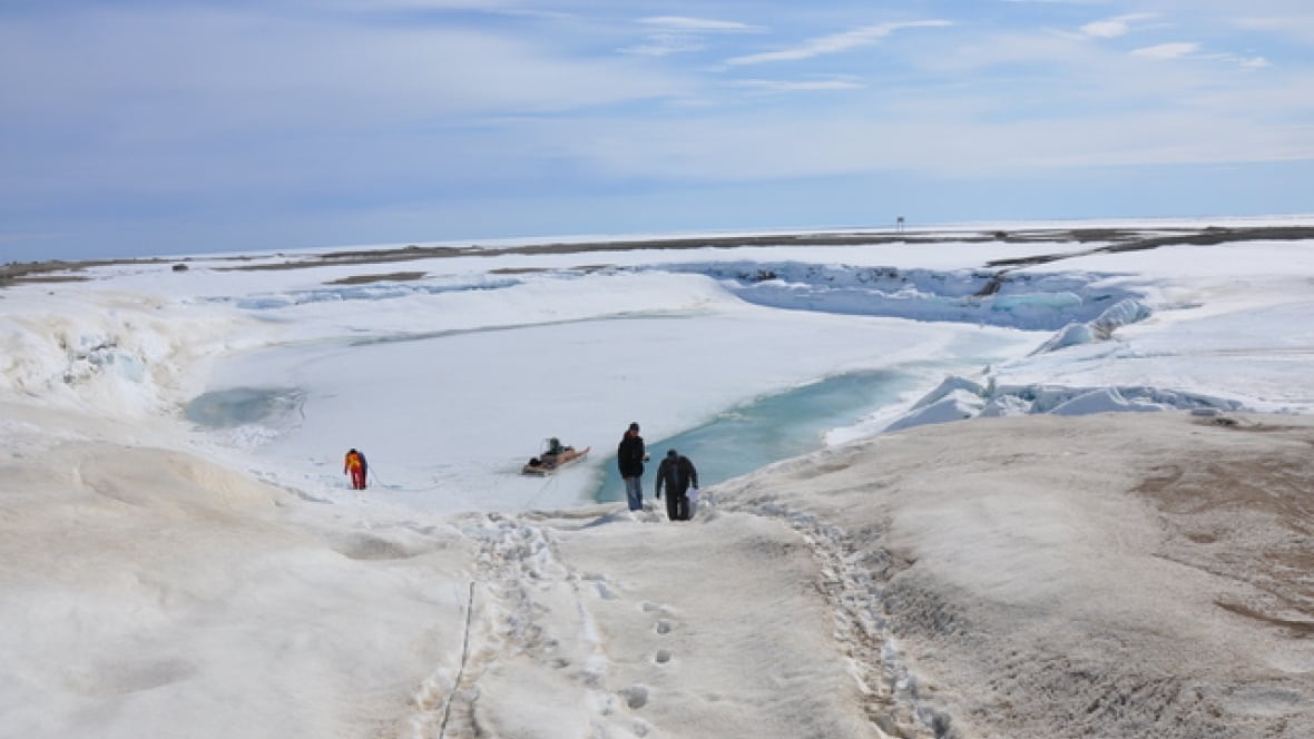 Cold spring weather creates water problems in Igloolik North CBC News