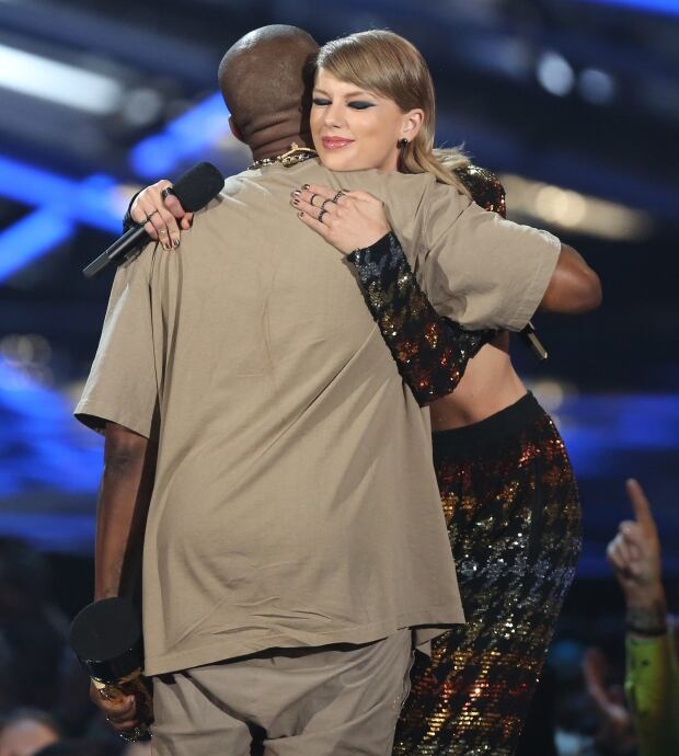 taylor swift video awards kanye west taylor swift on the defence in revived beef with kanye taylor swift video awards kanye west taylor swift on the defence in revived beef with kanye
