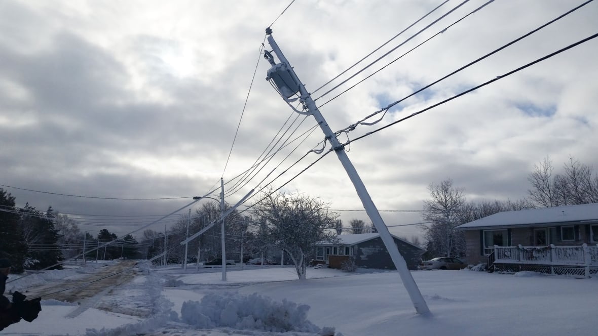P.E.I. power outages still affecting 6,300 Maritime Electric customers
