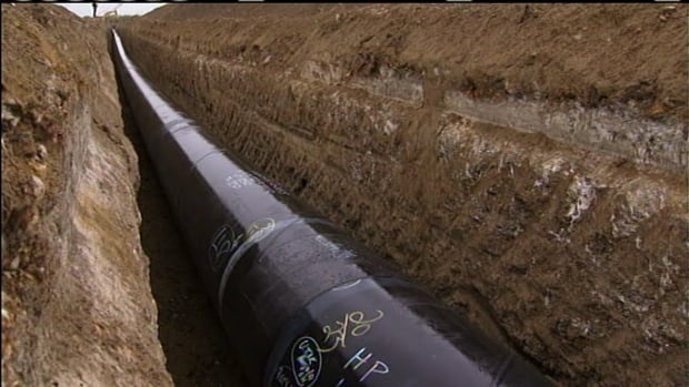 The ministers of Natural Resources and the Environment and Climate Change announced transitional rules for pipeline project approvals today in Ottawa.