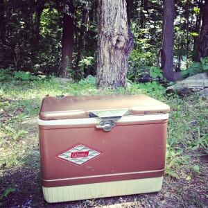 Retro camp cooler