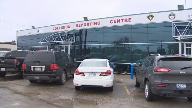 Beginning on Tuesday, police will no longer dispatch a police officer to investigate a property damage collision or minor personal injury collision where the injured person is not immediately taken to a hospital. Instead dispatchers will send people to a collision reporting centre.