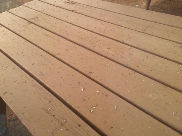 Picnic table